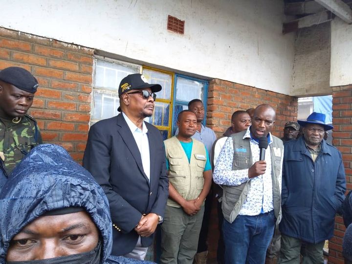 Mutharika cheers flood victims in Blantyre