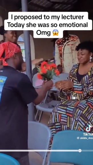Student ‘Proposes’ to His Female Lecturer, Video Goes Viral (Watch Video)