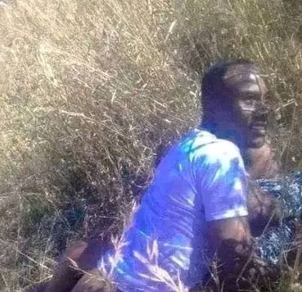 Couple Caught On Camera “Doing It” At The Bush, Lady Flees The Scene (See Photos)