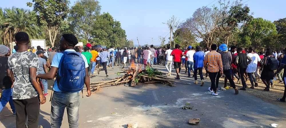 Mzuni Suspends 5 Students Over Tuition Fee-Hike Riots