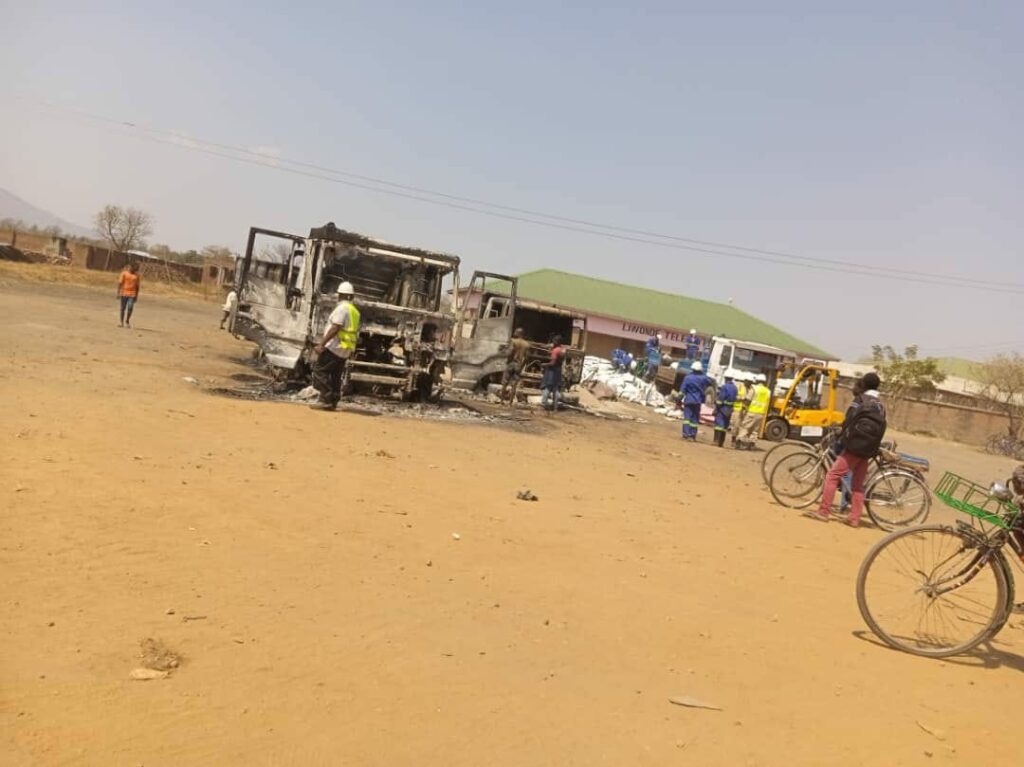 Lorry loaded with fertilizer gutted down by fire in Liwonde