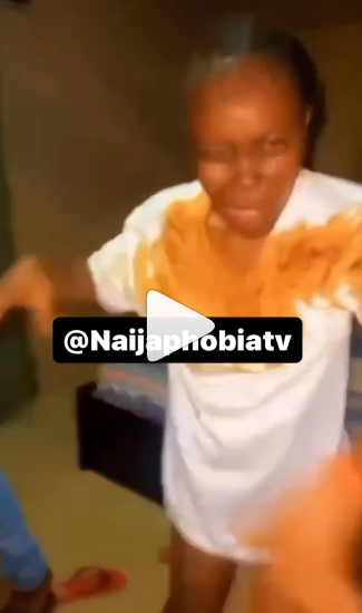 Drama As Lady Pours Hot Pepper In The Face Of Her Boyfriend’s Side Chick And Beats Her After Catching Them In Bed (Watch Video)