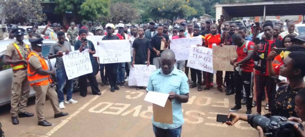 Thousands of Youth Seek Chakwera’s Help Amidst Logistical Delays for Israel Work Program