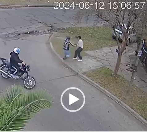 Motorcycle Muggers Attempt To Rob Police Officer – One Shot (Watch Video)