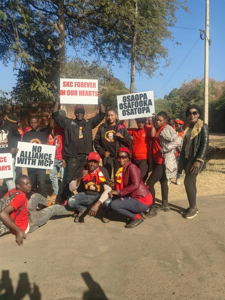 ‘No Alliance with MCP’- UTM youths protest as top officials hold meeting in Lilongwe