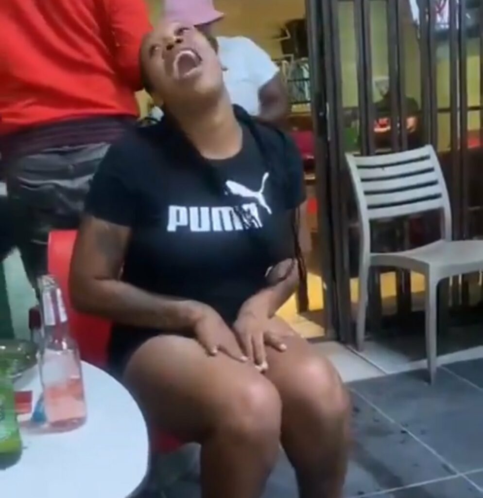 Woman Gets Drunk and Exposes Herself After Forgetting She Was Not Wearing Underwear (Watch Video)