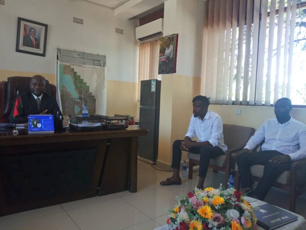 Musician Namadingo Meets Mangochi Authorities on Ambulance Repairs