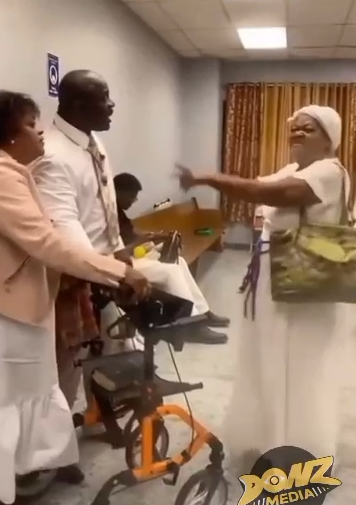 This Is Embarrassing|| Pastor’s Wife Caught Fighting husband’s Side Chick Inside Church During Service (Watch Video)