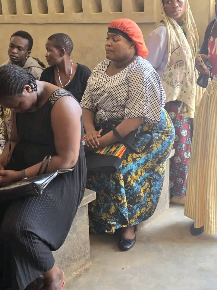 Health Minister Bans Group Consultations in Hospitals