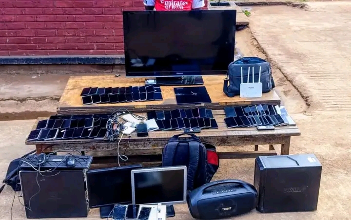 Kanengo police recover 63 smartphones worth 54.5 million belonging to Yellow Company