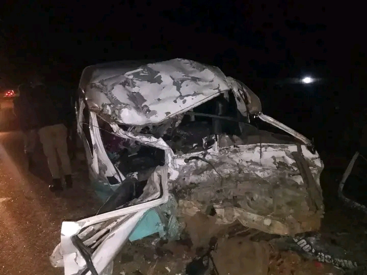 15 Injured in Minibus-Lorry Collision at Chingale Turn-Off